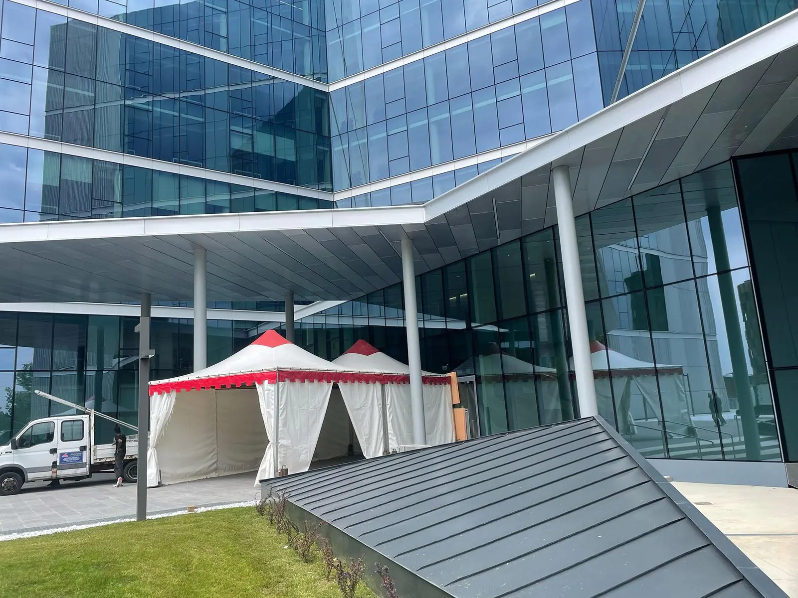 Gazebo esterno moderno