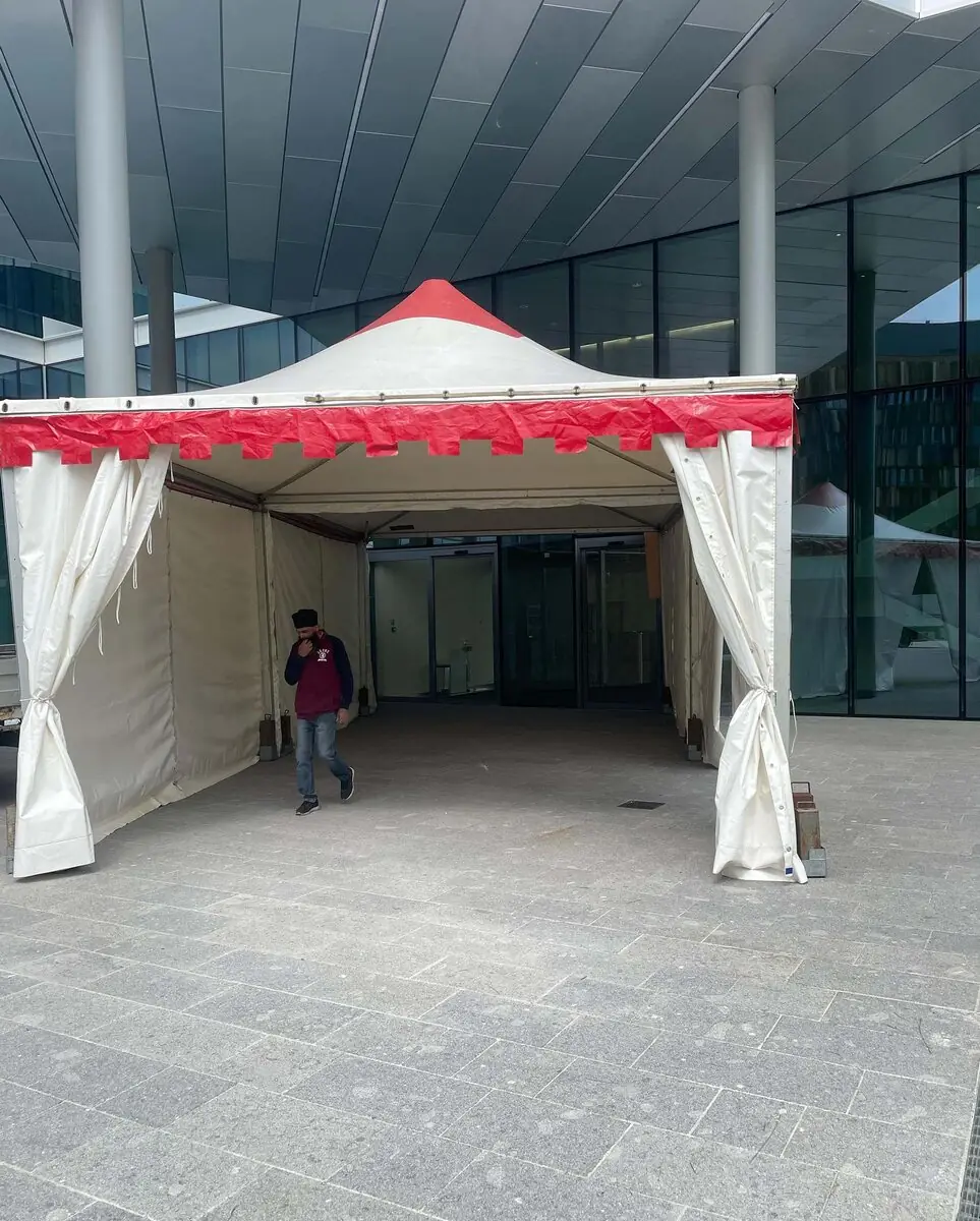 Ingresso gazebo moderno