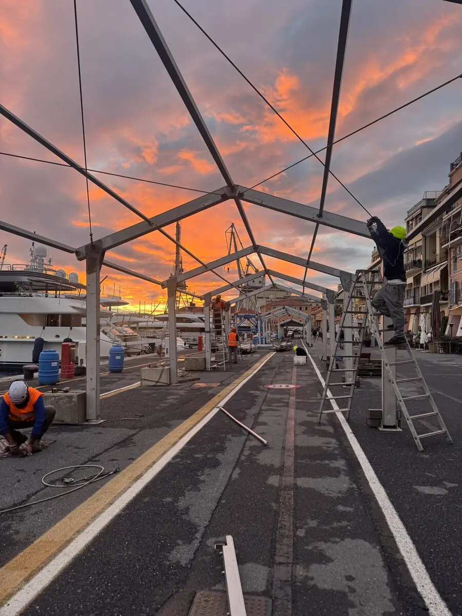Montaggio struttura a Imperia