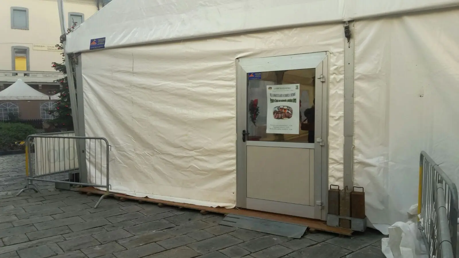 Porte antipanico su copertura pista